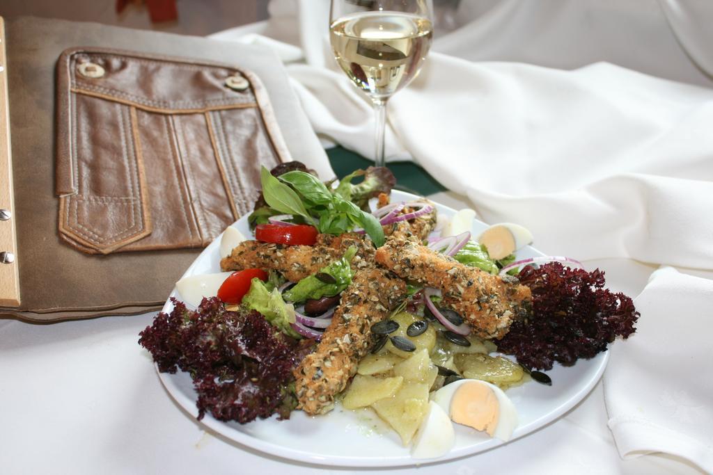 Gasthaus - Gaestehaus Schusterbauer Rein Ngoại thất bức ảnh