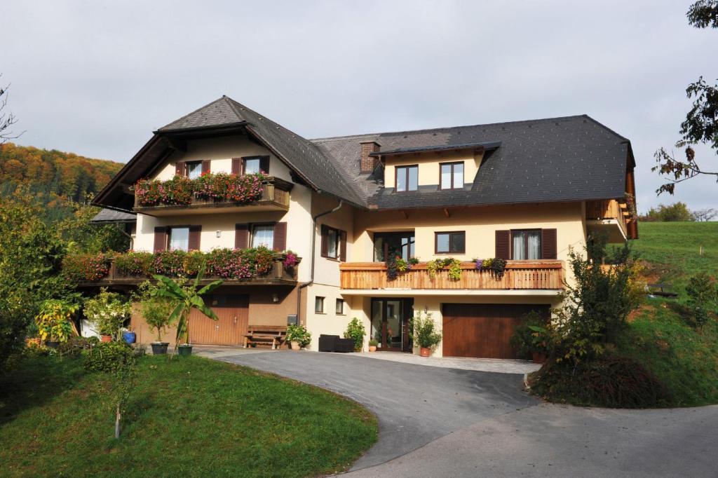Gasthaus - Gaestehaus Schusterbauer Rein Ngoại thất bức ảnh